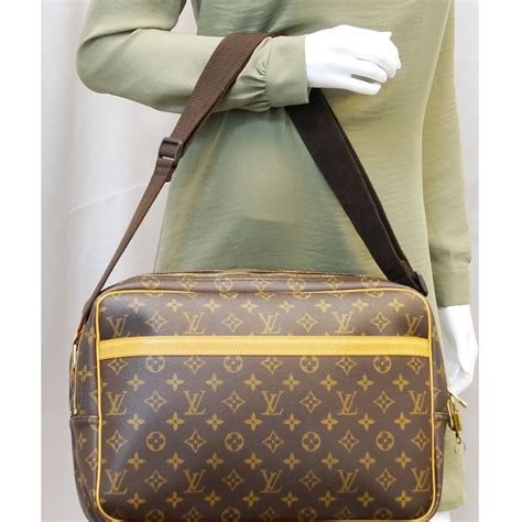 Louis Vuitton Reporter GM .